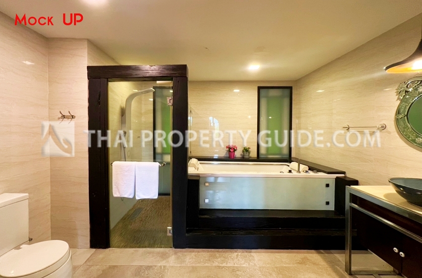 House with Private Pool in Sukhumvit 